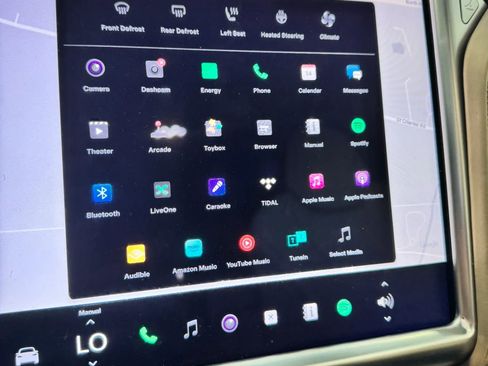 Used 2017 Tesla Model X 90D image 41