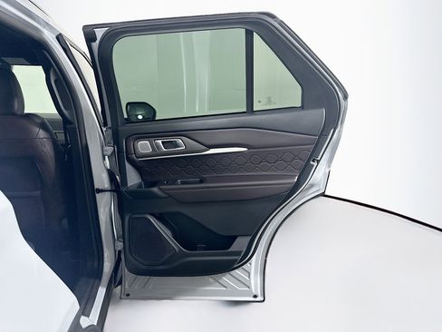 Used 2025 Ford Explorer Platinum w/ LUX Leather Package image 33