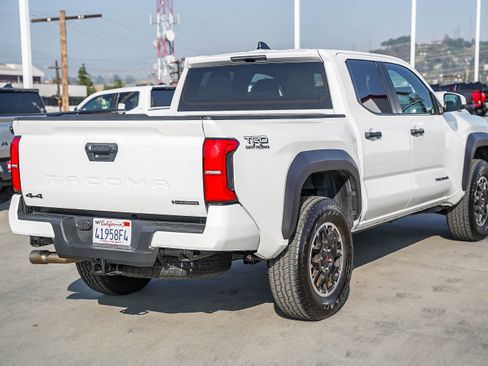 Certified 2025 Toyota Tacoma TRD Off-Road image 11