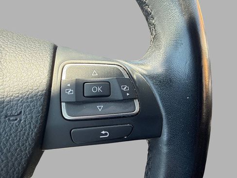 Used 2013 Volkswagen Passat 2.5 SE FWD image 35