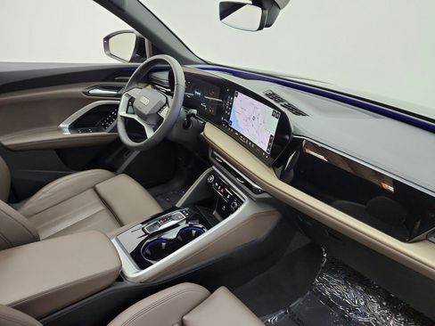 Used 2025 Audi Q5 Premium Plus w/ Premium Plus AWD/4WD image 18