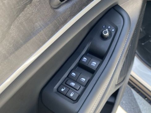 New 2025 Jeep Grand Cherokee L Limited w/ Luxury Tech Group II image 12