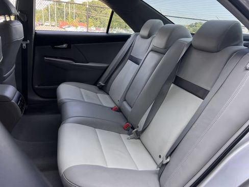 Used 2012 Toyota Camry XLE w/ Leather Pkg FWD image 18