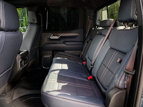 Used 2023 Chevrolet Silverado 1500 High Country w/ Technology Package AWD/4WD image 31