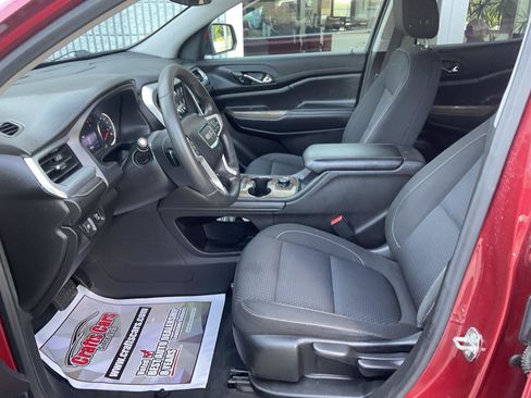Used 2023 GMC Acadia SLE w/ LPO, Floor Liner Package AWD/4WD image 10
