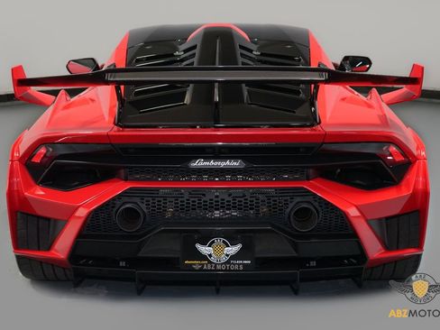 Used 2023 Lamborghini Huracan STO image 8