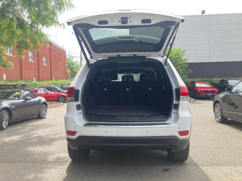 Used 2020 Jeep Grand Cherokee Limited AWD/4WD image 11