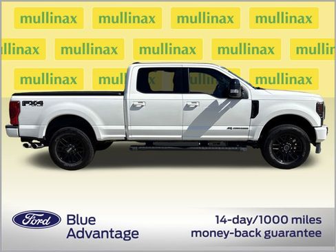 Used 2022 Ford F250 Lariat w/ Black Appearance Package image 2