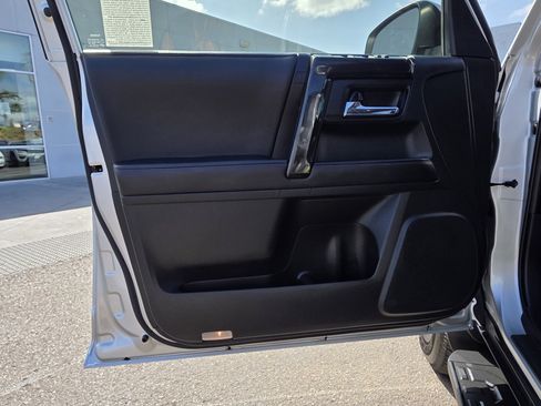 Used 2024 Toyota 4Runner TRD Off-Road Premium image 11