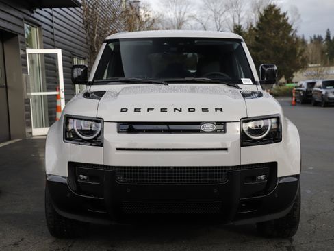 New 2026 Land Rover Defender 110 X-Dynamic SE image 4