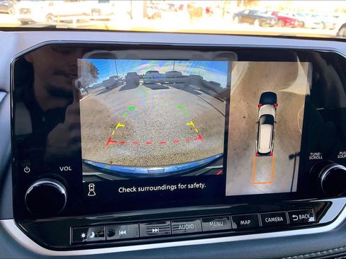 Used 2023 Nissan Rogue SL w/ SL Premium Package image 26