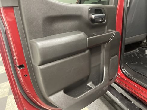 Used 2019 Chevrolet Silverado 1500 Custom Trail Boss w/ Custom Convenience Package image 15