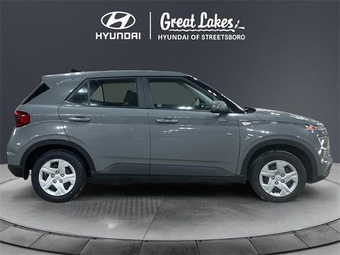 Used 2020 Hyundai Venue SE image 6