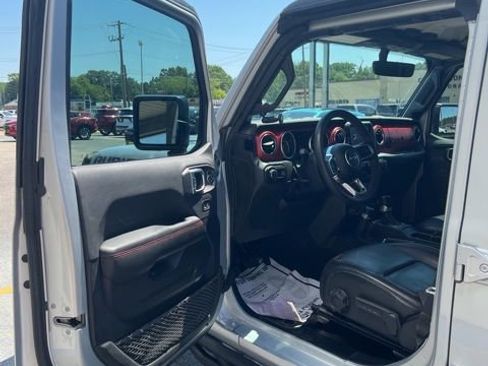 Used 2023 Jeep Gladiator Rubicon w/ LED Lighting Group AWD/4WD image 19
