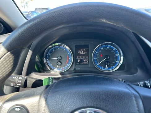 Used 2018 Toyota Corolla LE FWD image 9