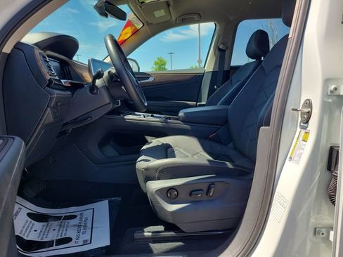 Used 2025 Volkswagen Atlas SE AWD/4WD image 16