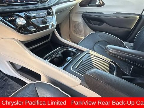 Used 2023 Chrysler Pacifica Limited FWD image 13