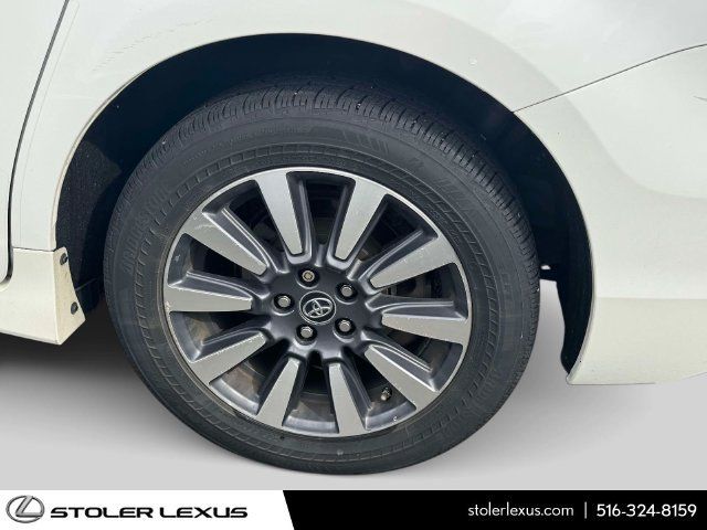Used 2019 Toyota Sienna XLE w/ XLE Navigation Package AWD/4WD image 9