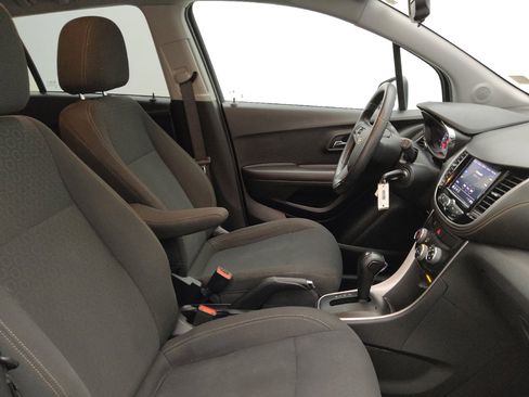 Used 2020 Chevrolet Trax LS w/ Tint and Cruise Package FWD image 21