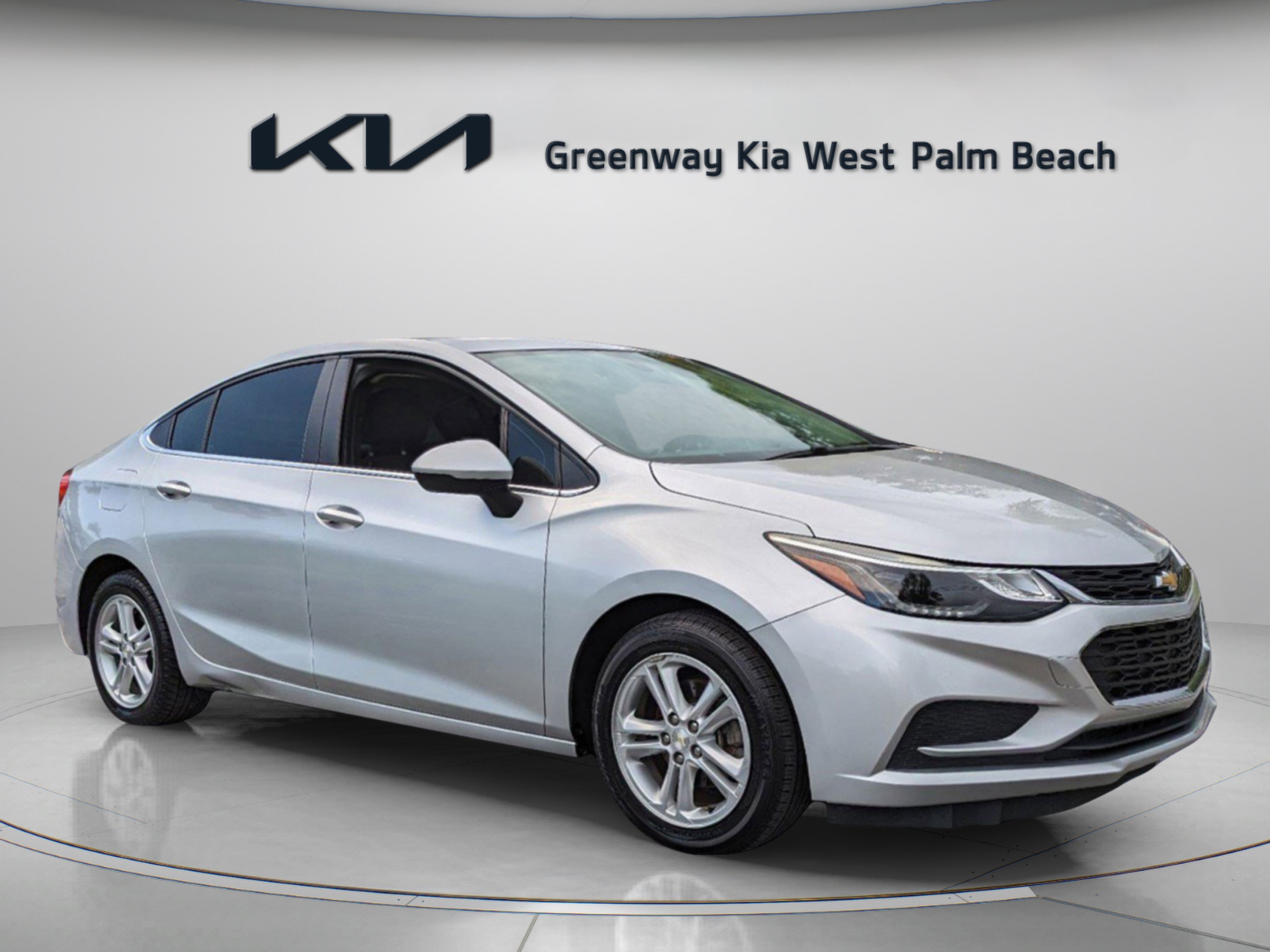 Used 2017 Chevrolet Cruze LT w/ Convenience Package FWD image 1