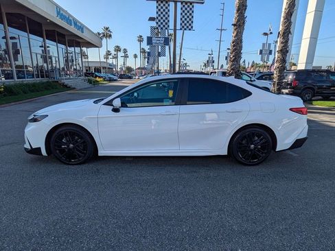 Used 2025 Toyota Camry SE image 16