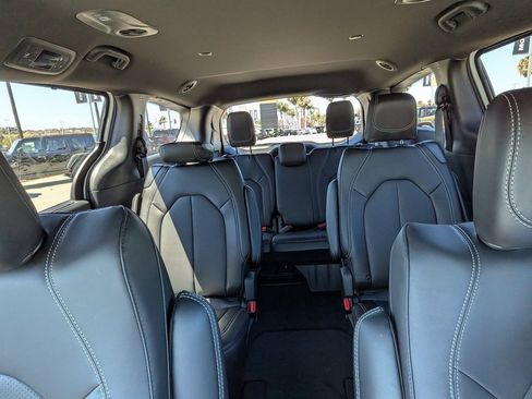 New 2026 Chrysler Voyager LX image 17