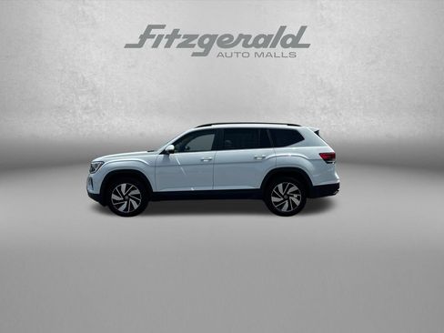 Used 2024 Volkswagen Atlas SE AWD/4WD image 4