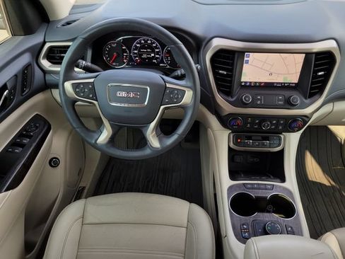 Used 2022 GMC Acadia Denali w/ Denali Ultimate Package AWD/4WD image 11