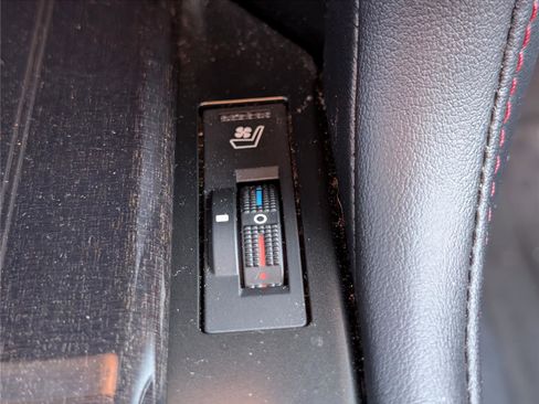 Used 2023 Lexus GX 460 Premium w/ Premium Package image 28