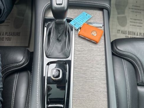 Used 2022 Volvo XC90 T6 Inscription w/ Advanced Package image 25