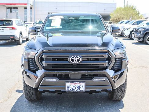 Used 2025 Toyota Tacoma SR5 AWD/4WD image 19
