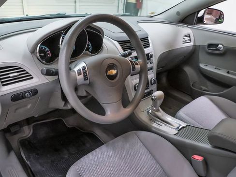 Used 2009 Chevrolet Malibu LT w/ Power Convenience Package FWD image 2