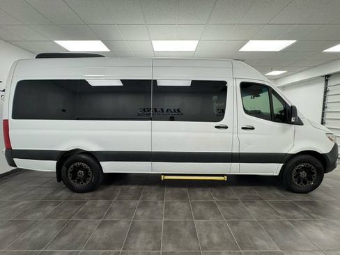 Used 2020 Mercedes-Benz Sprinter 2500 image 7