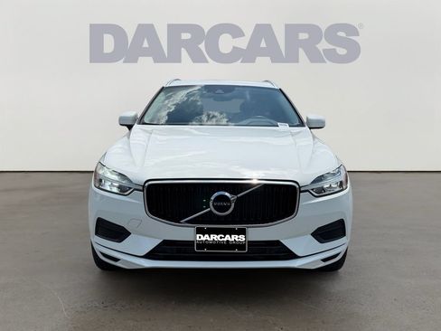 Used 2019 Volvo XC60 T5 Momentum w/ Multimedia Package AWD/4WD image 2