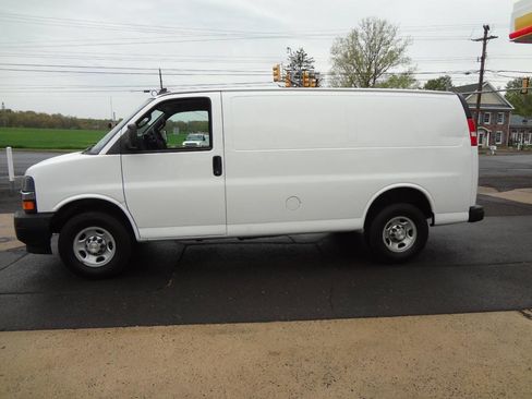 Used 2021 Chevrolet Express 2500 w/ Driver Convenience Package RWD image 3