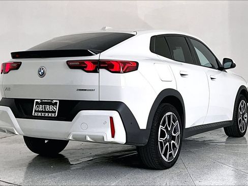 Used 2025 BMW X2 xDrive28i AWD/4WD image 15