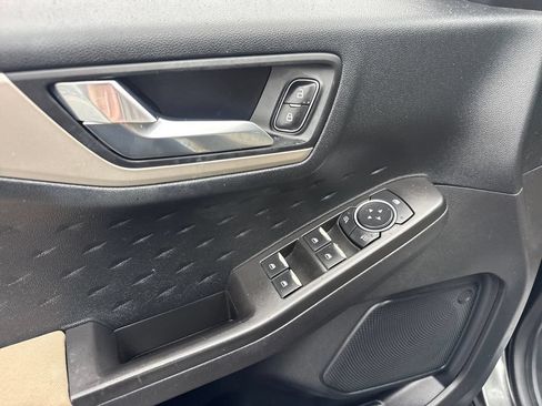 Used 2020 Ford Escape SE AWD/4WD image 25