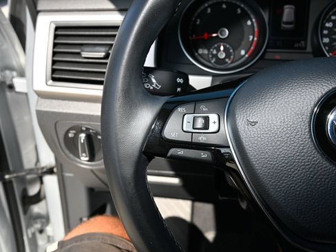 Used 2019 Volkswagen Atlas SE FWD image 27