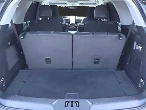Used 2023 Ford Explorer Limited w/ Limited Technology Package RWD image 20