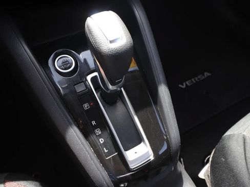 Used 2024 Nissan Versa SR FWD image 21