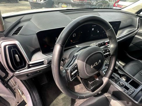 Used 2024 Kia Sorento S FWD image 8