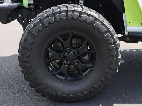 Used 2022 Jeep Wrangler Sport AWD/4WD image 31