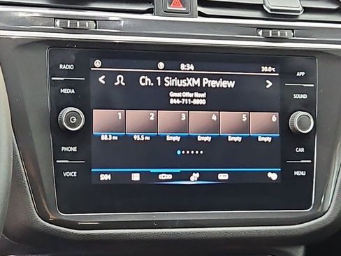 Used 2023 Volkswagen Tiguan SE w/ Panoramic Sunroof Package FWD image 13