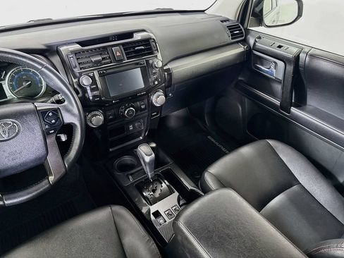 Used 2018 Toyota 4Runner TRD Off-Road Premium w/ Convenience Package AWD/4WD image 20
