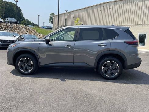 Used 2025 Nissan Rogue SV AWD/4WD image 6