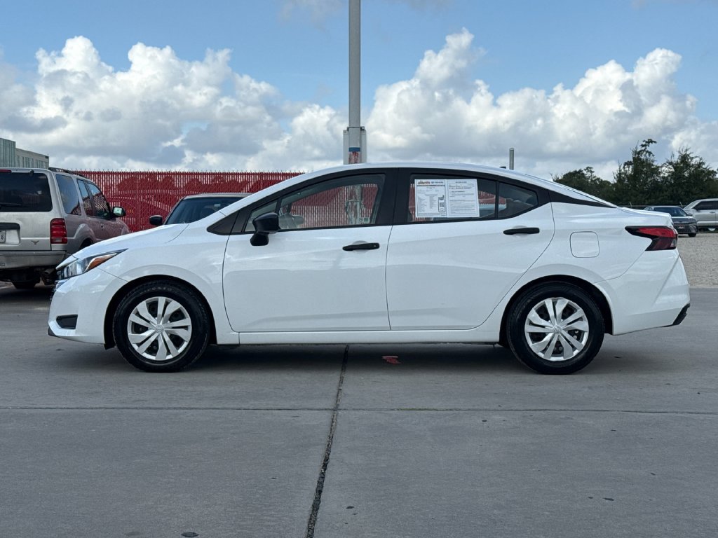 Used 2024 Nissan Versa S FWD image 3