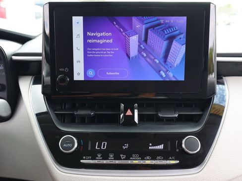 Used 2024 Toyota Corolla LE image 28