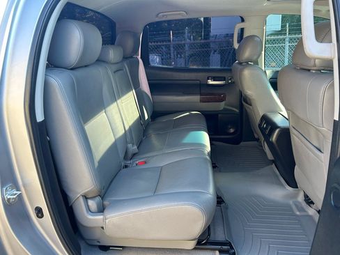 Used 2011 Toyota Tundra Limited w/ Platinum Pkg AWD/4WD image 16