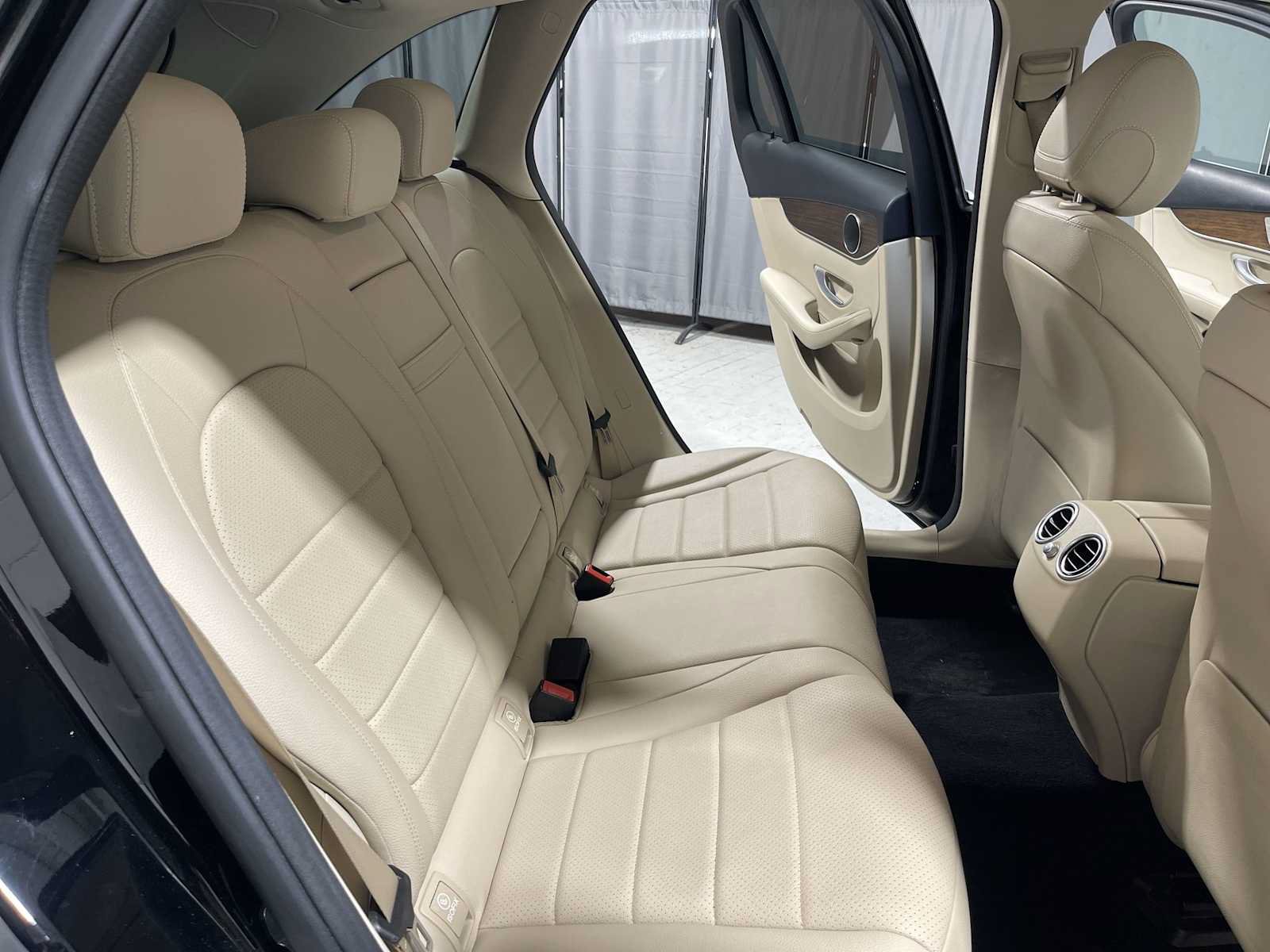 Used 2022 Mercedes-Benz GLC 300 4MATIC image 13