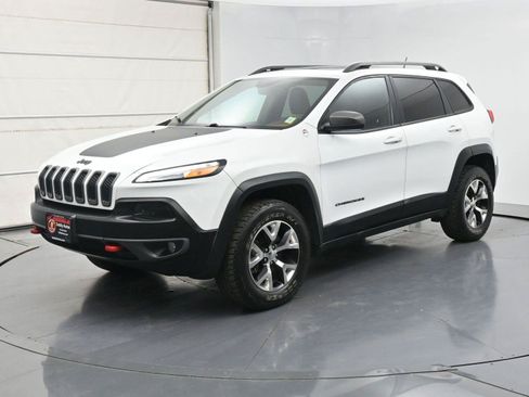 Used 2015 Jeep Cherokee Trailhawk w/ Comfort/Convenience Group AWD/4WD image 1